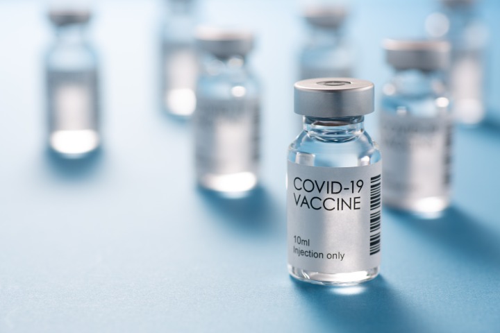 ワクチンが入った瓶の画像